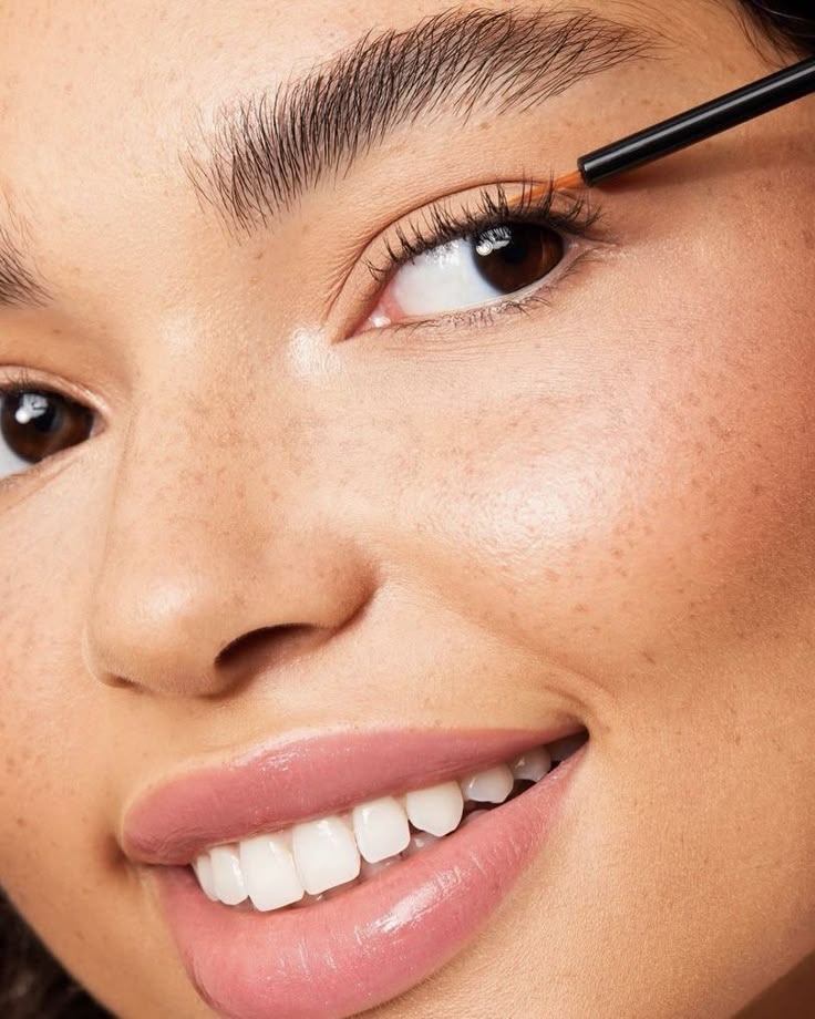EYELASH SERUM